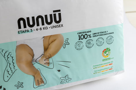Imagen fotográfica de calidad de un empaque de pañales Nunuū de etapa tres. 
